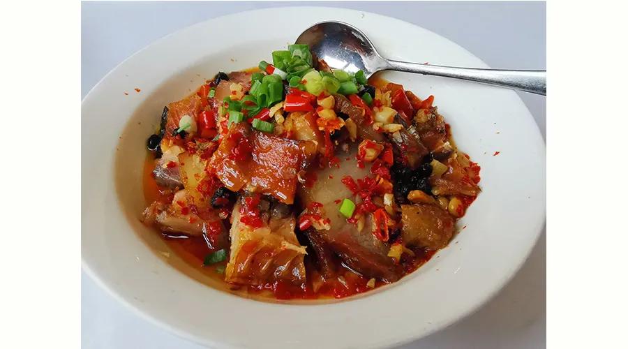 霜蹄削玉慰饞涎，水飲一盂息庖煙--臘味合蒸