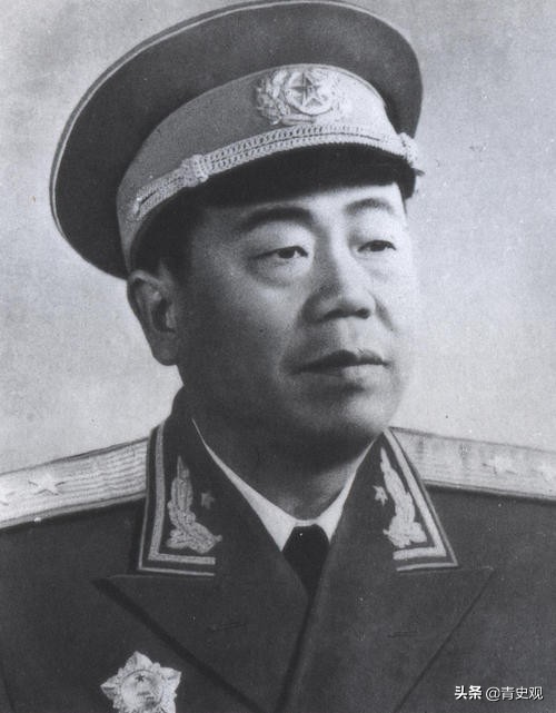 他是河北籍中将，和解放军司令员同名，1949年起义后曾在上海市工作