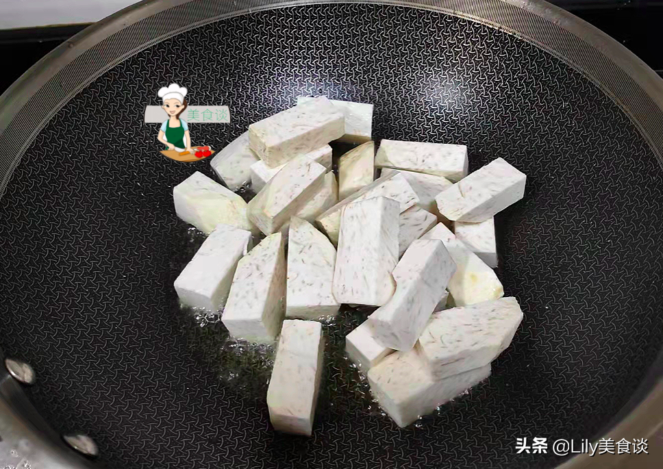 秋天，吃猪肉不如吃它，加芋头焖一锅真香，营养不上火，别不懂吃