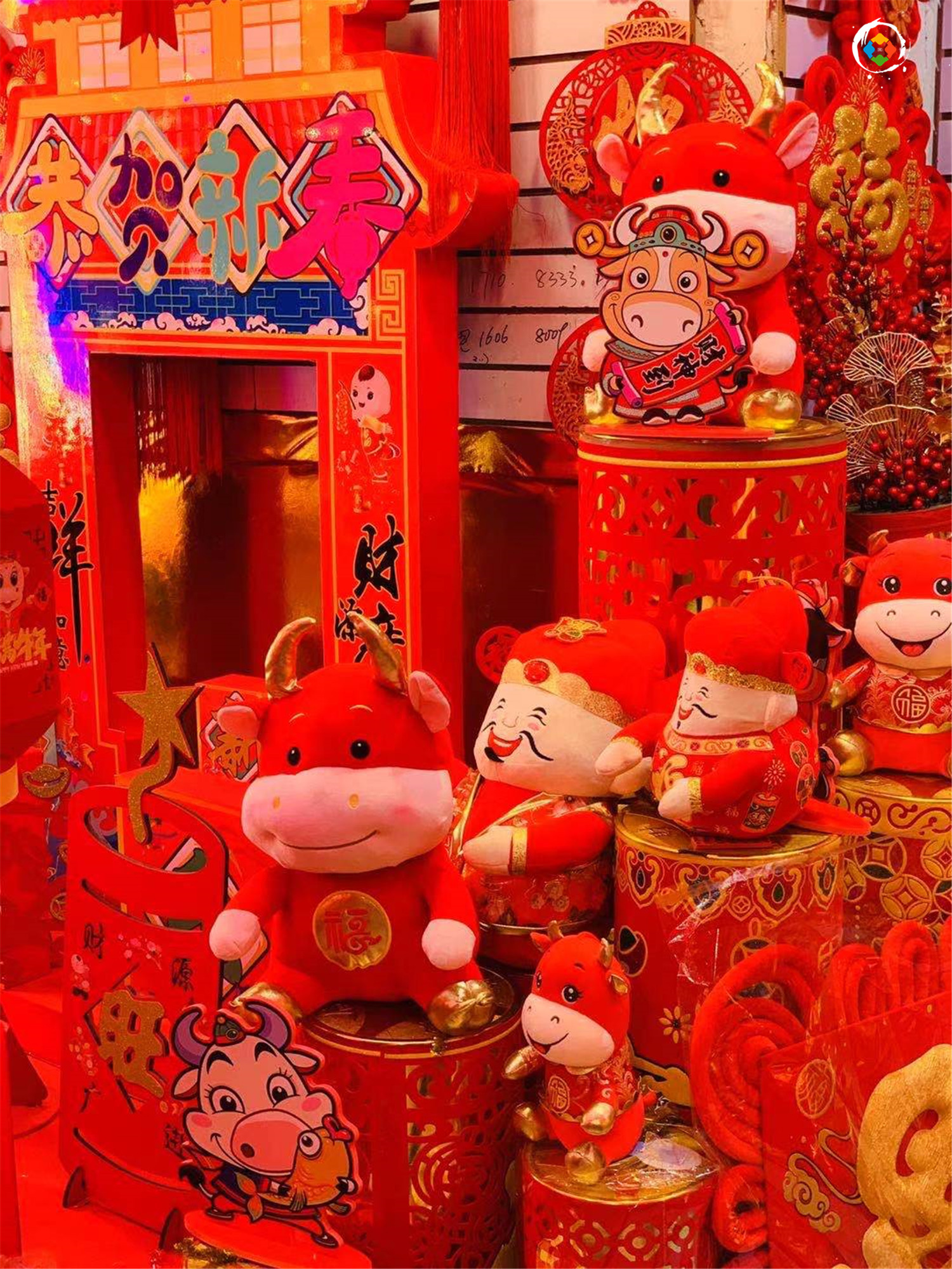 重庆主城没有年味儿？大红灯笼挂满天，朝天门批发市场热闹极了