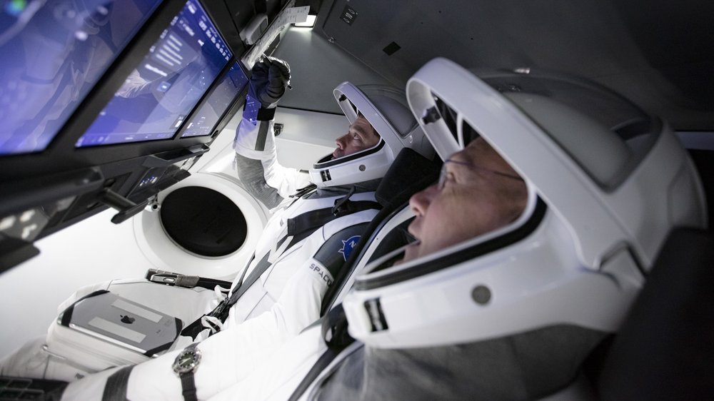 龙飞船的成功，给NASA提了个醒，不如把空间站卖了攒钱登月？