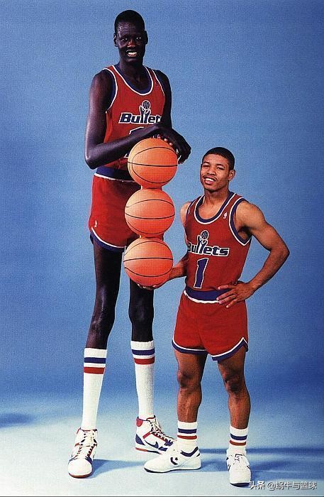 姚明除了身高一无是处？有哪些球员比姚明高，在NBA成就如何？