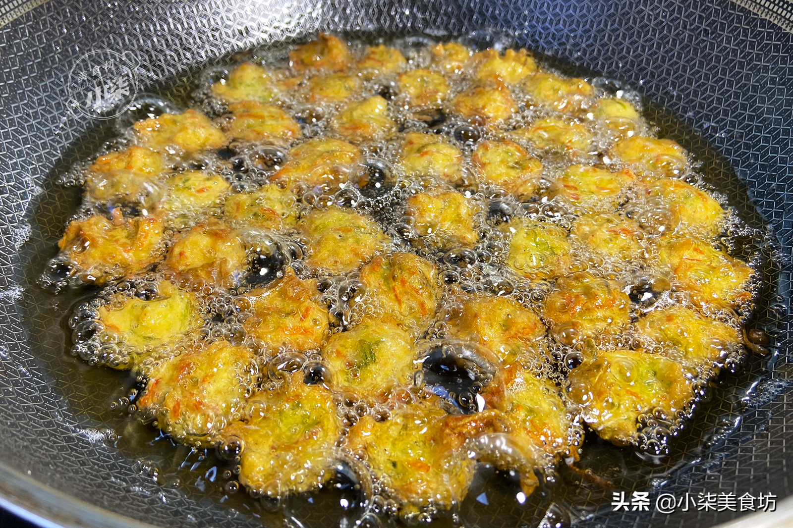 炸蘿蔔丸子不加一滴水，老式做法，丸子外酥裡軟，放10天也不硬