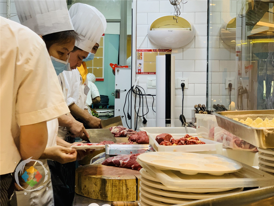 重庆最成功的美食店：全国品牌超过40个，如今向海底捞发起挑战