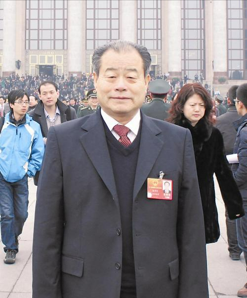 双汇上演父子之争，这3个富豪早已将财富传给了儿女，还出了首富