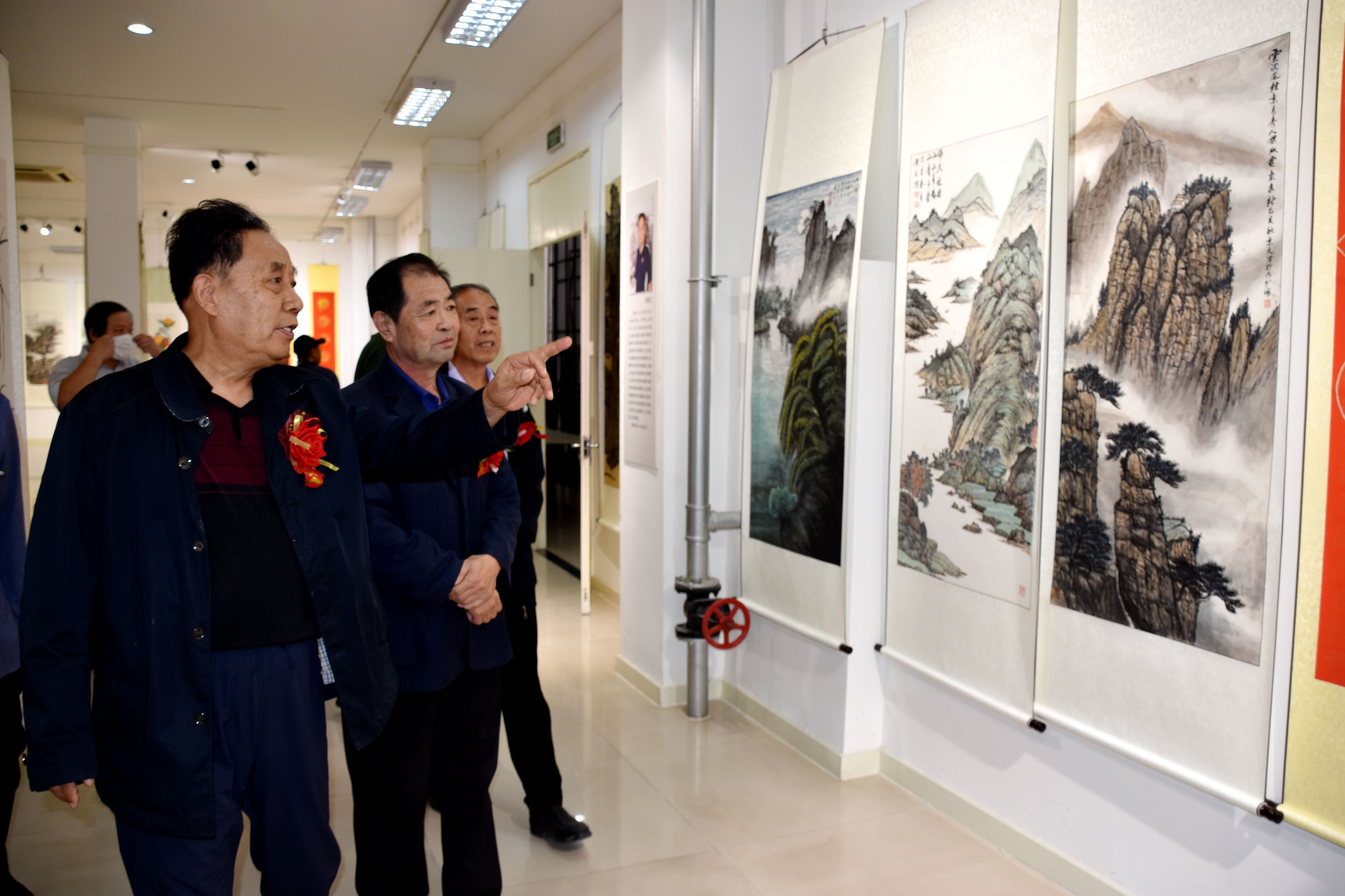 庆“十·一”七人书画作品展在郭味蕖美术馆隆重开幕