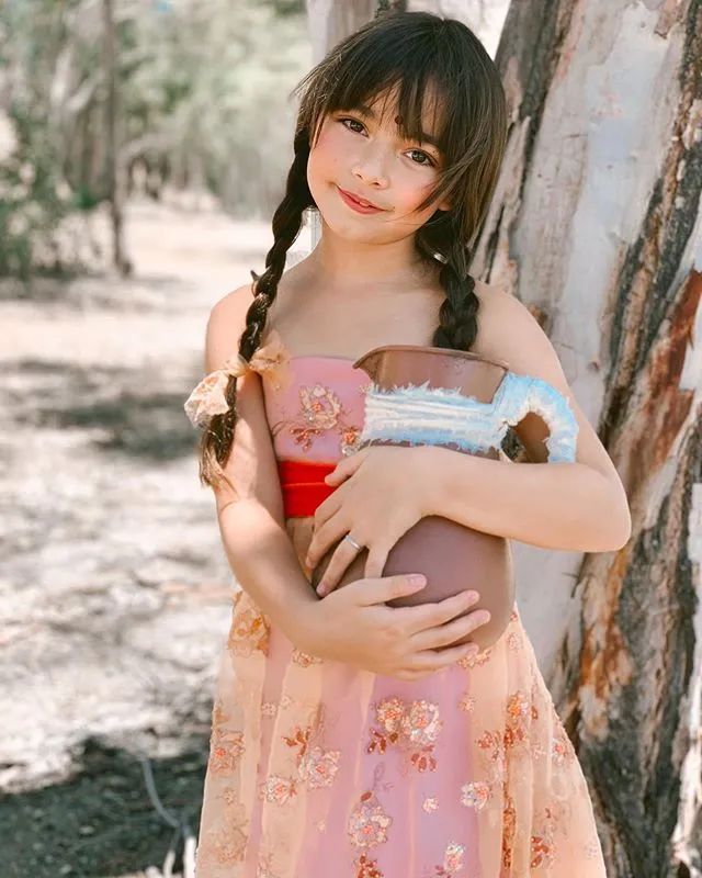 To realize princess dream of the daughter, play essence old father with one's own hands tailor about a hundred " blackart " skirt explodes sth resembling a net of network of fire