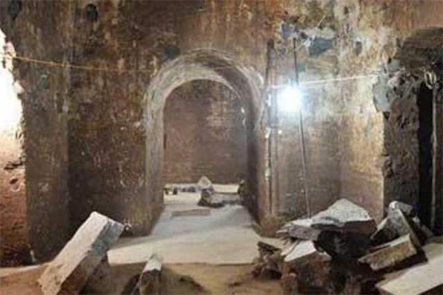 朱元璋儿子古墓，被盗墓者光临9次，遭7次爆破，