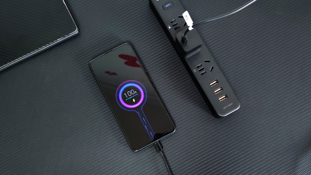 是时候丢掉原装充电器了，33W大功率加持，紫米GaN充电器新品体验