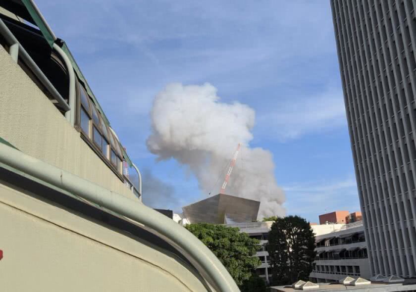 快讯! 美国洛杉矶市中心突发爆炸, 多处建筑物起