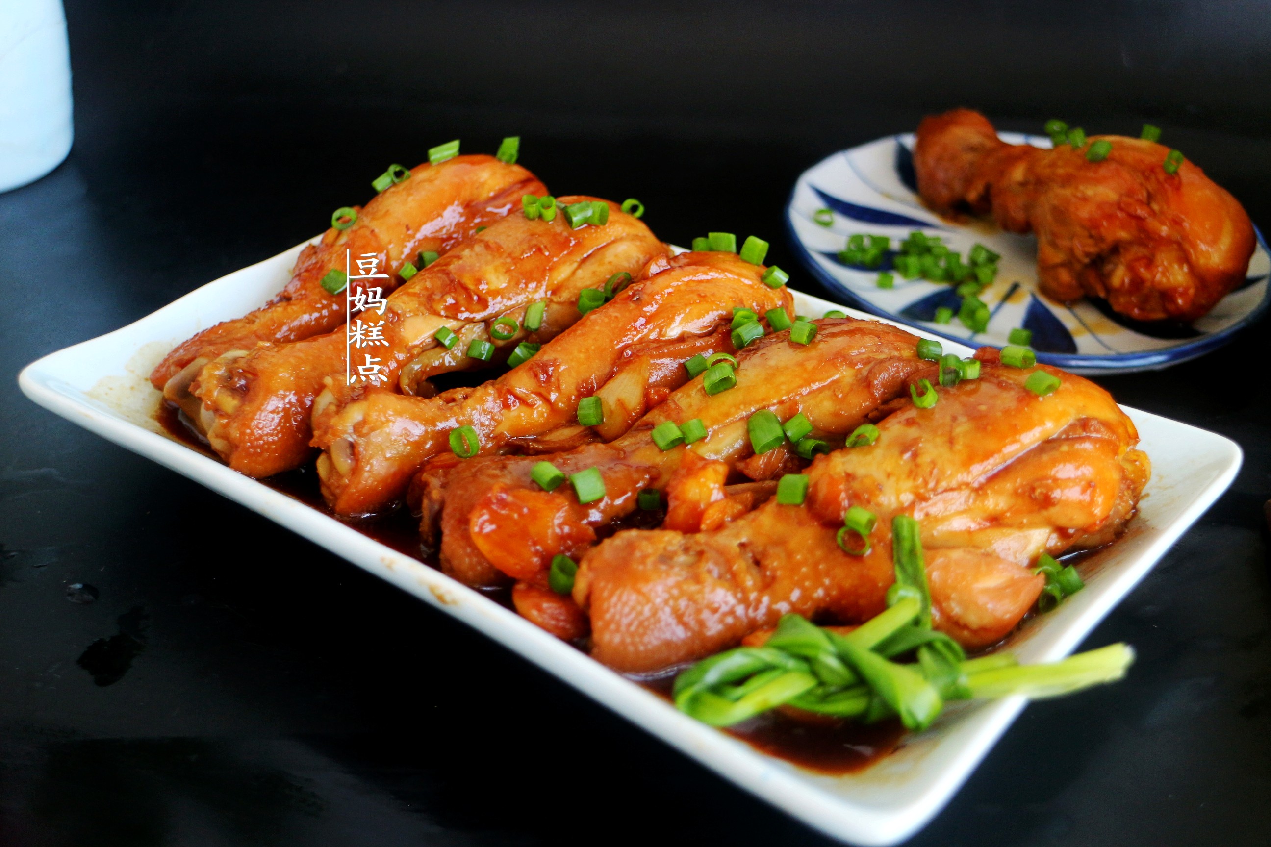 一个超简单的鸡腿吃法，煮10分钟，盖盖一焖，又嫩又入味