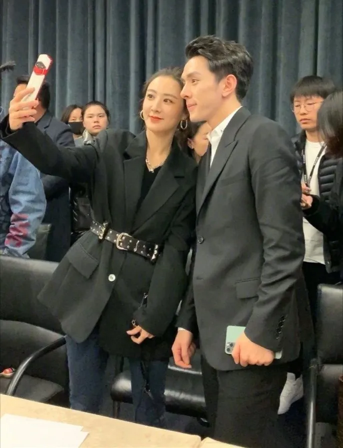 央视四大名嘴不务正业，直播翻车？还狂卖五亿？李佳琦你危险了
