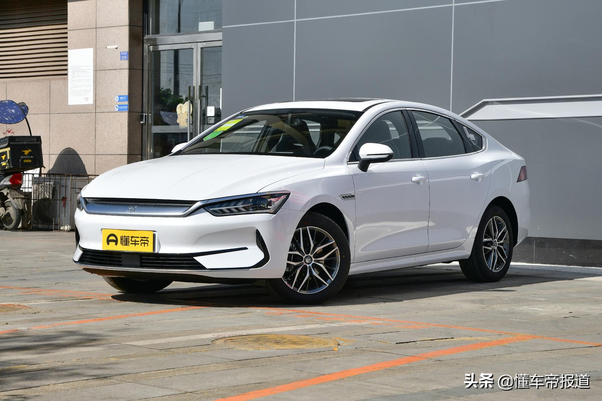 新车 | 续航365公里，20秒换电！长安新能源逸动EV460换电版交付
