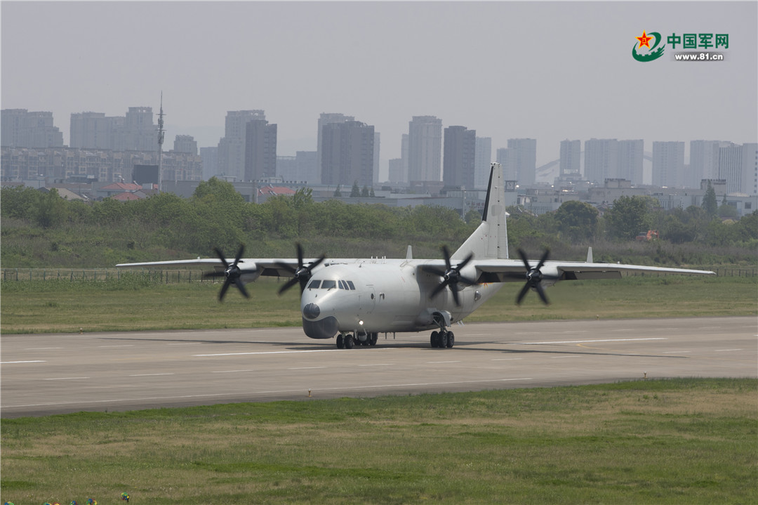 人民海军新“捕鱼大队”亮钢叉，专捕大黑鱼！未来需要200架