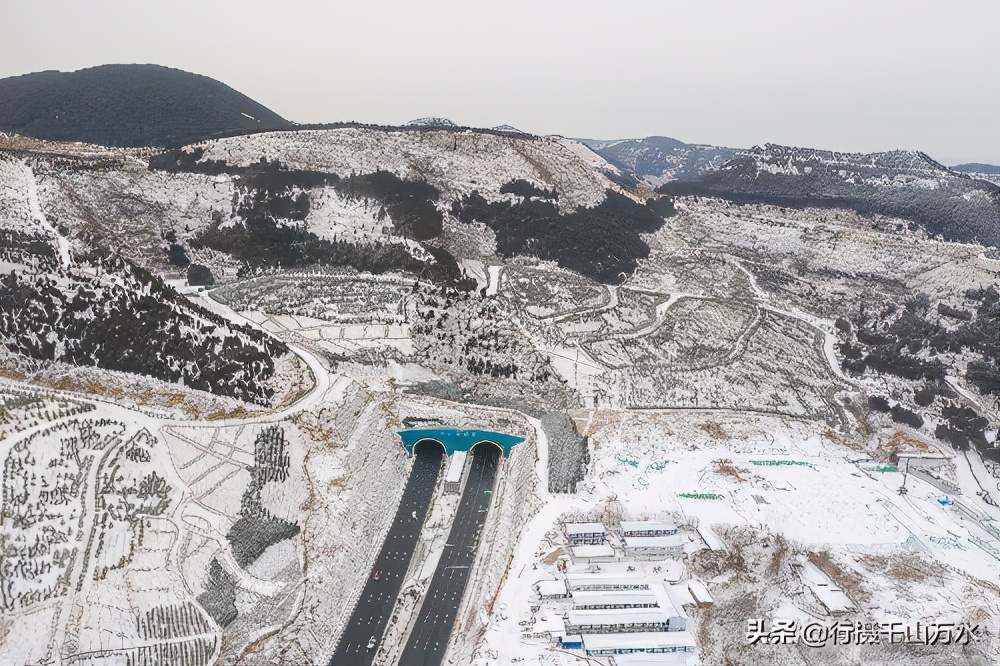 Jinan snowed, boat takes new city of Jinan the eastpart part, take the beautiful scenery after you watch snow