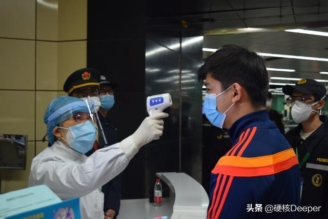 美国传染病学家命丢印度！全球对印度来客大封