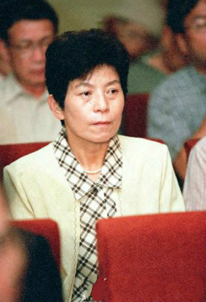 1980年，聂荣臻接见一47岁日本妇女，为何妇女下跪喊“父亲”？