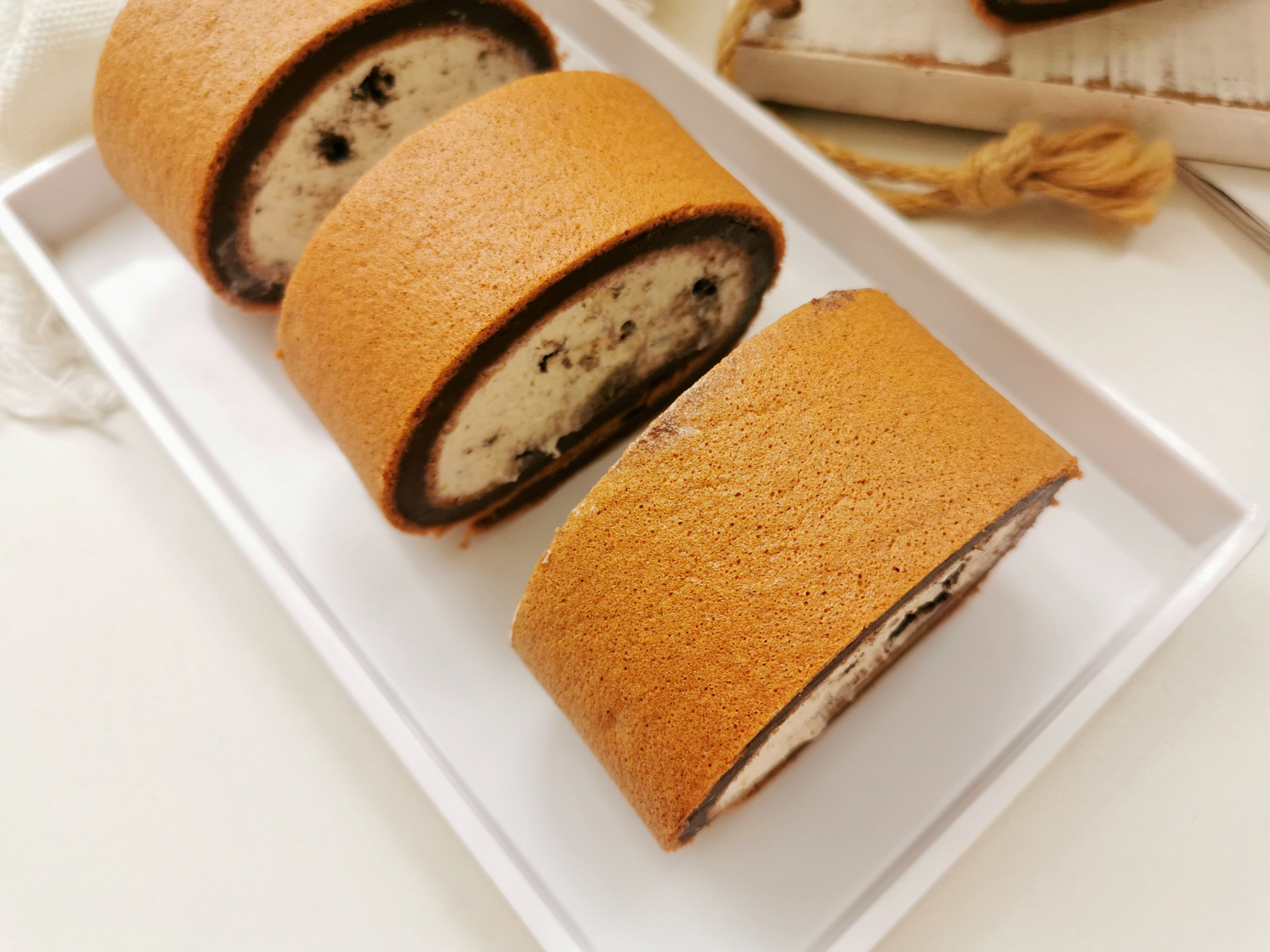 适合夏天吃，摩卡咸奶油蛋糕卷，口感丰富，香味浓郁，好吃不腻