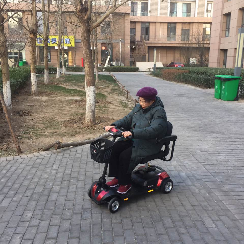 智能老年人代步车的电池不耐用原因分析（开天乐代步车）