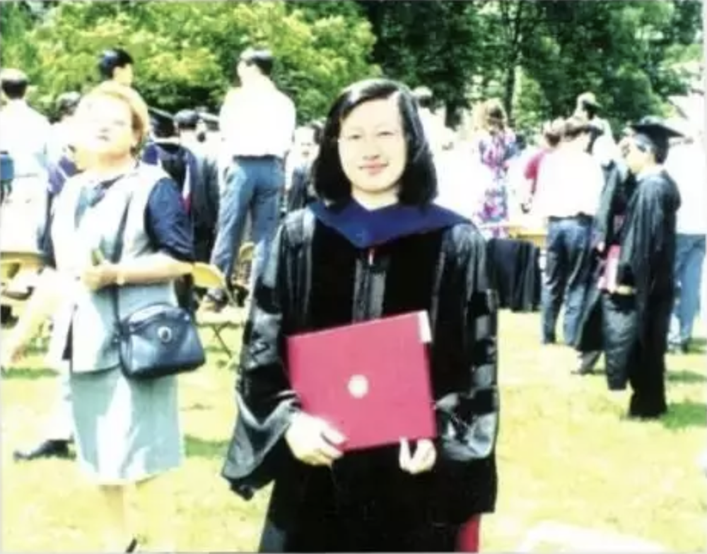 AMD����ʮ���ٴ�ΰ��