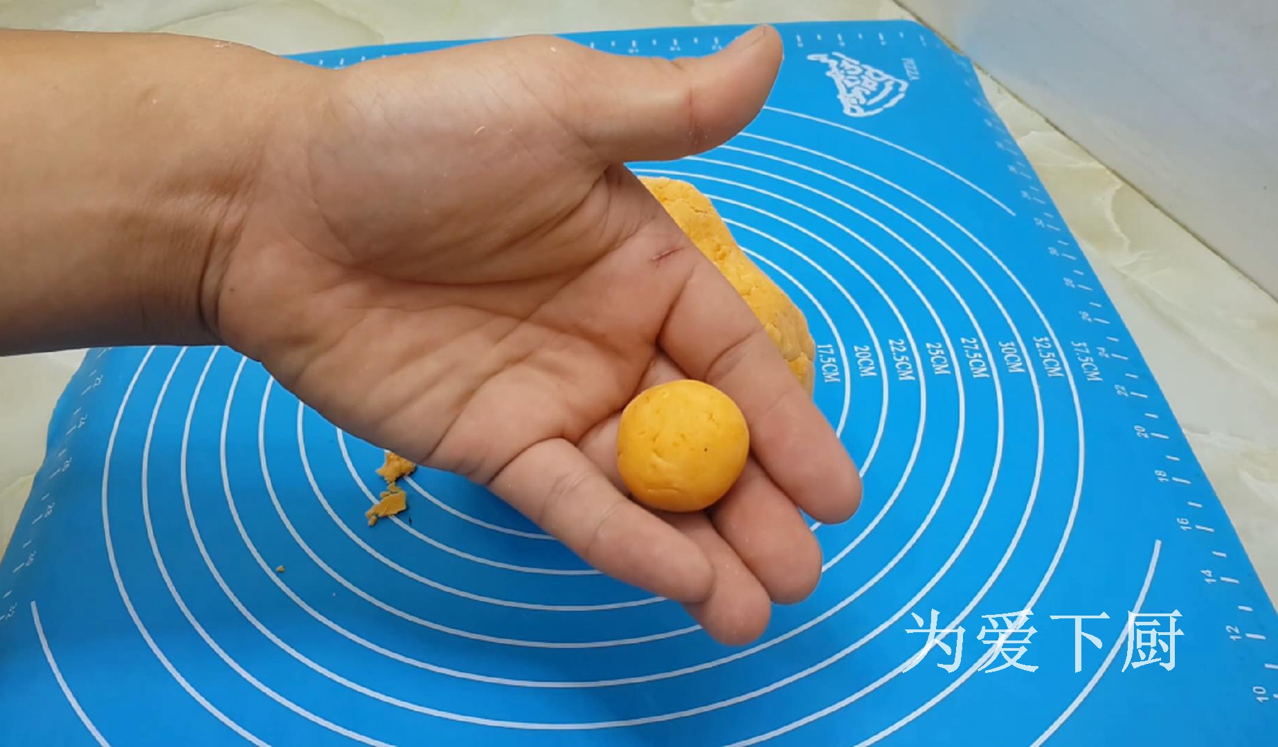 红薯这样做才好吃，加半碗糯米粉，个个焦脆又香甜，真的太香了