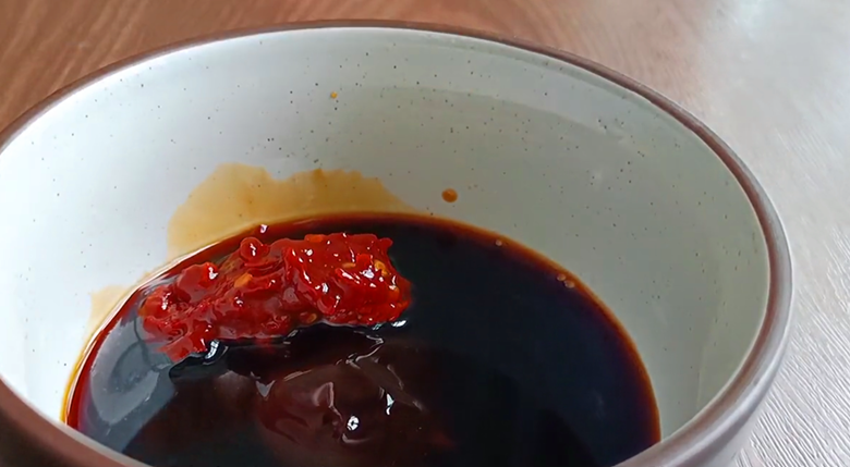 五花肉不要紅燒啦，淋2個雞蛋，你想不到的做法，每次上桌不夠吃