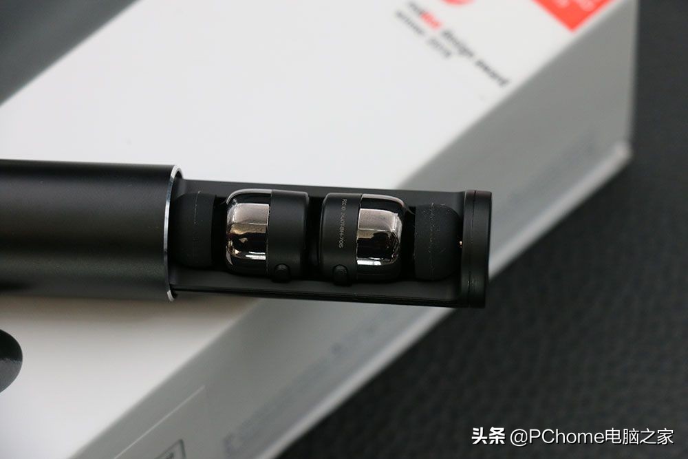 Nokia BH-705手机耳机拆箱：唇膏设计方案精美简洁