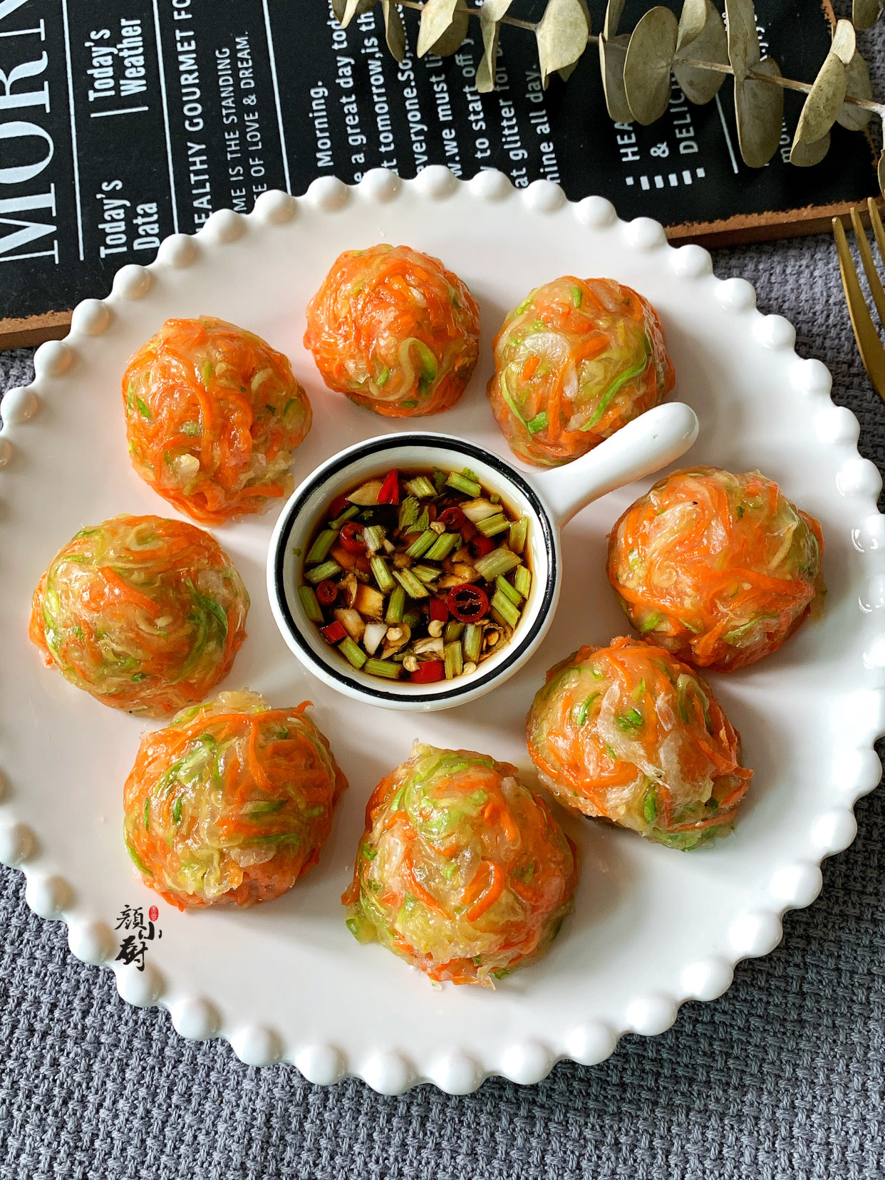 這食材最近吃得多，3元做一盤，搓成小丸子蒸一鍋，蘸料吃真香