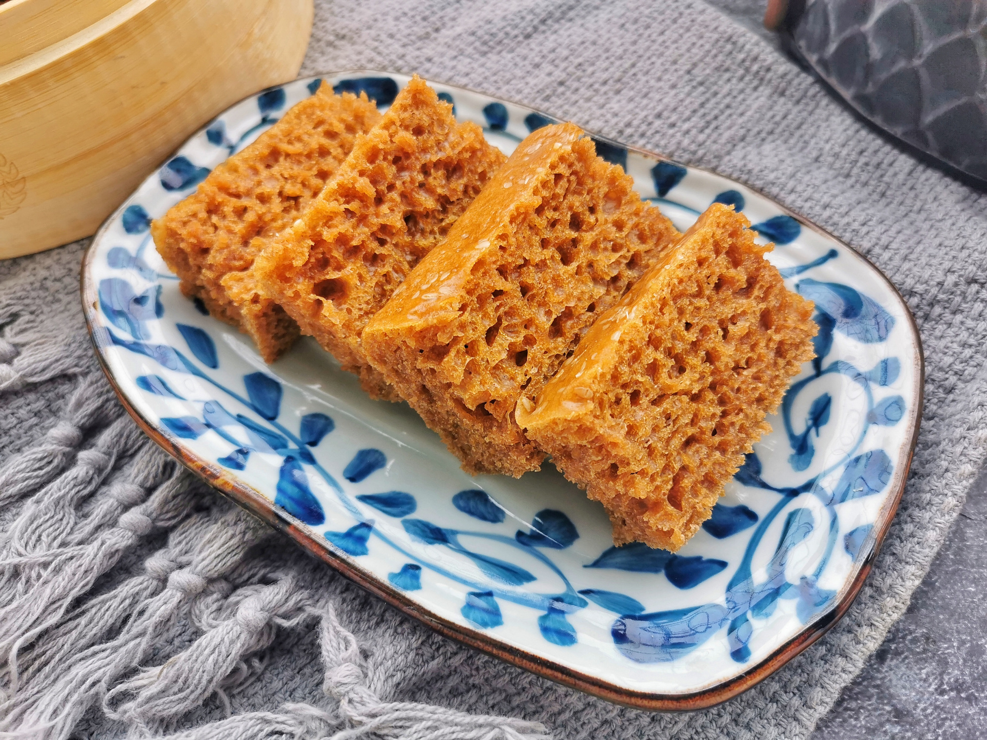 想吃馬拉糕不用去茶樓了，自己在家就能做，軟糯Q彈，比發糕好吃