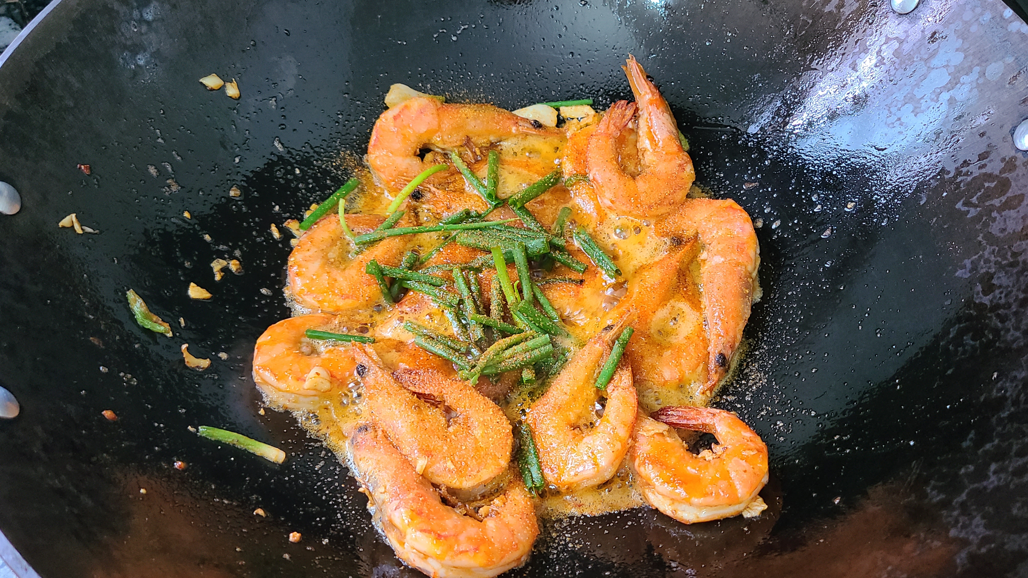 家常版椒盐大虾，又香又好吃，这一道家常菜，下饭下酒都受欢迎