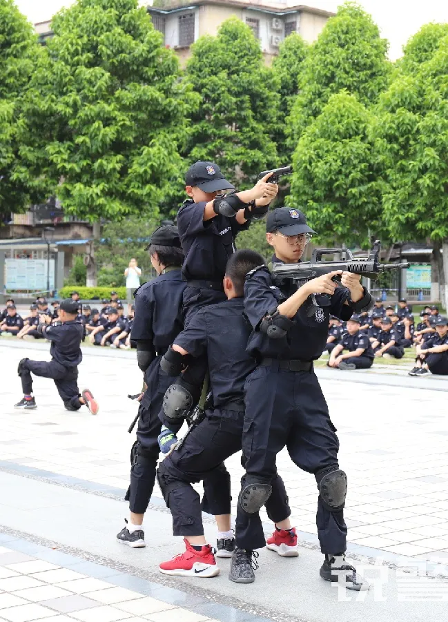 锐警少年警训夏令营：我们在奔跑，创造属于自己的警察梦