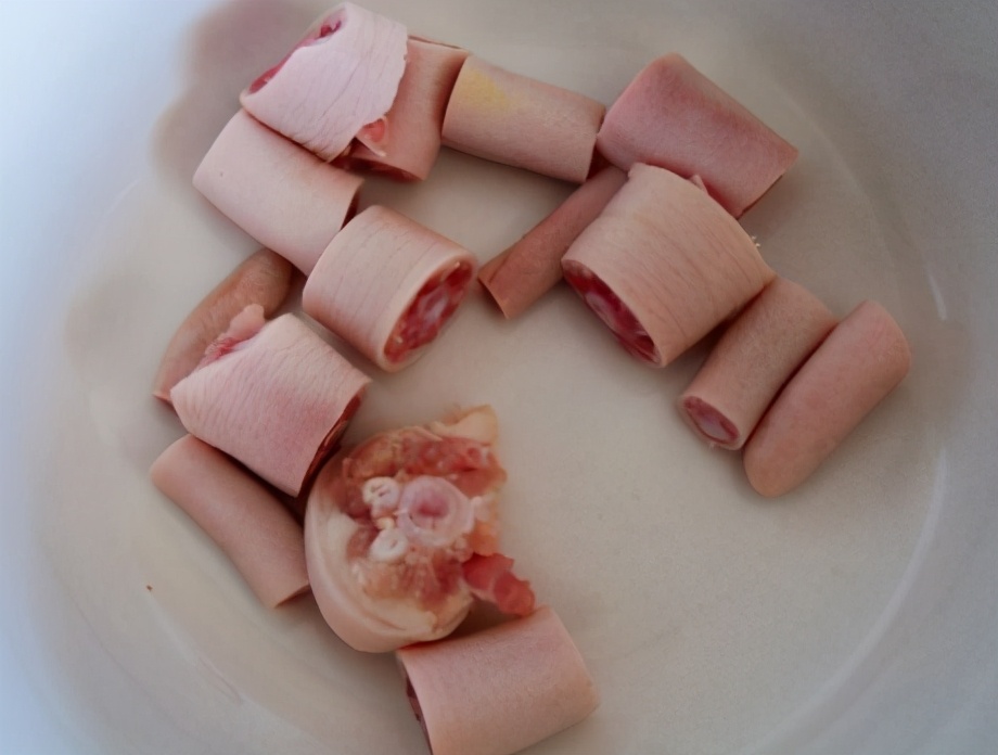 图片[2]-黑豆猪尾汤的做法步骤图 全家适合吃-起舞食谱网
