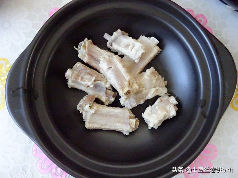 排骨和它是絕配，排骨燜飯加一把，口感口味都好了，營養賽雞湯