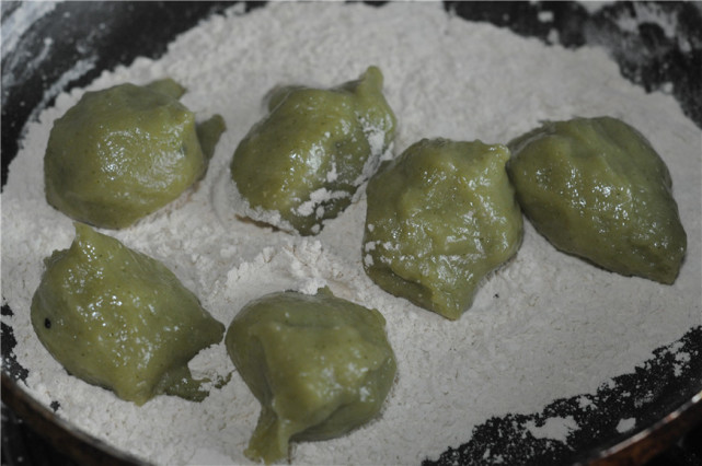 几样食材搭配做早餐，一拌一蒸再包好，凉吃更带劲！真香糯呀