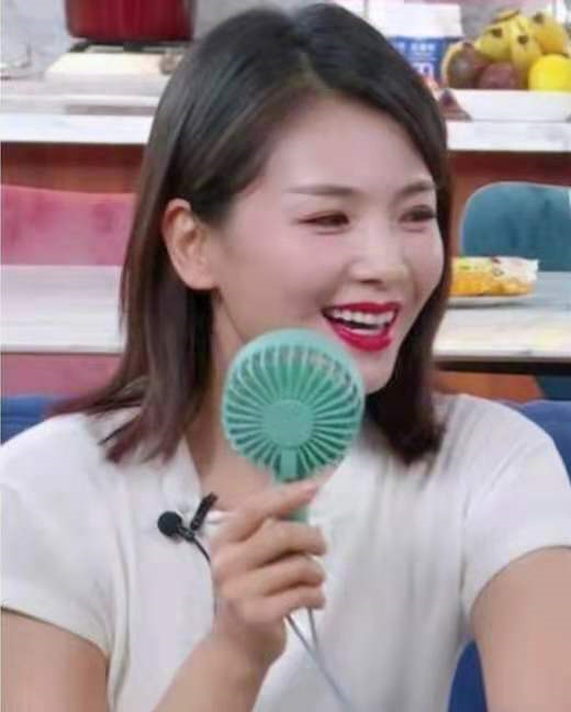 “美嘉”李金铭直播倒贴600多万？名牌包只卖399，被网友疑卖假货