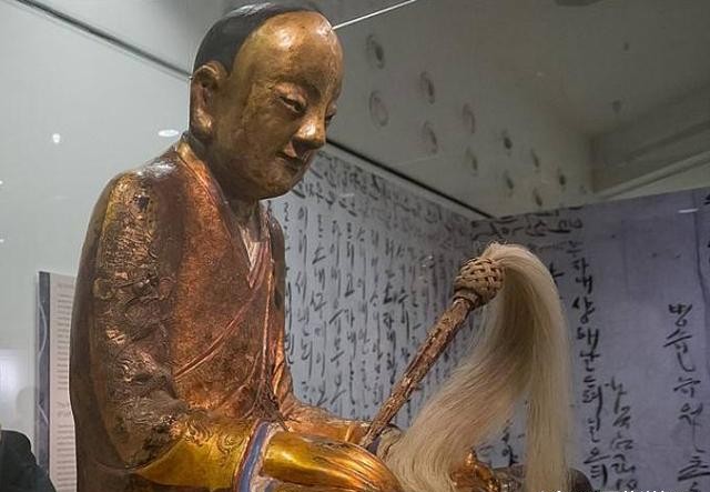 1000年后，嵩山大法王寺现肉身佛像，为何吸引大