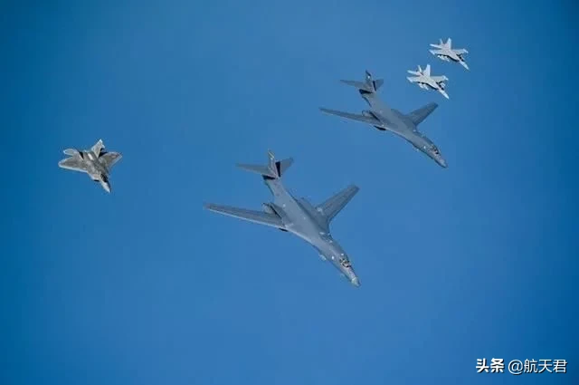 美轰炸机再度飞入南海！中国可以借鉴俄罗斯，