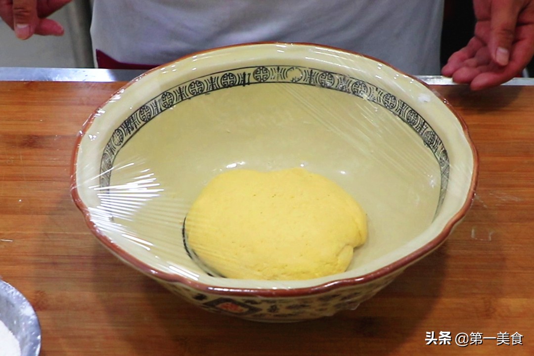 There are many benefits of eating whole grains!  Cornmeal is made like this, crispy on the outside and soft on the inside, which is delicious and healthier than steamed buns