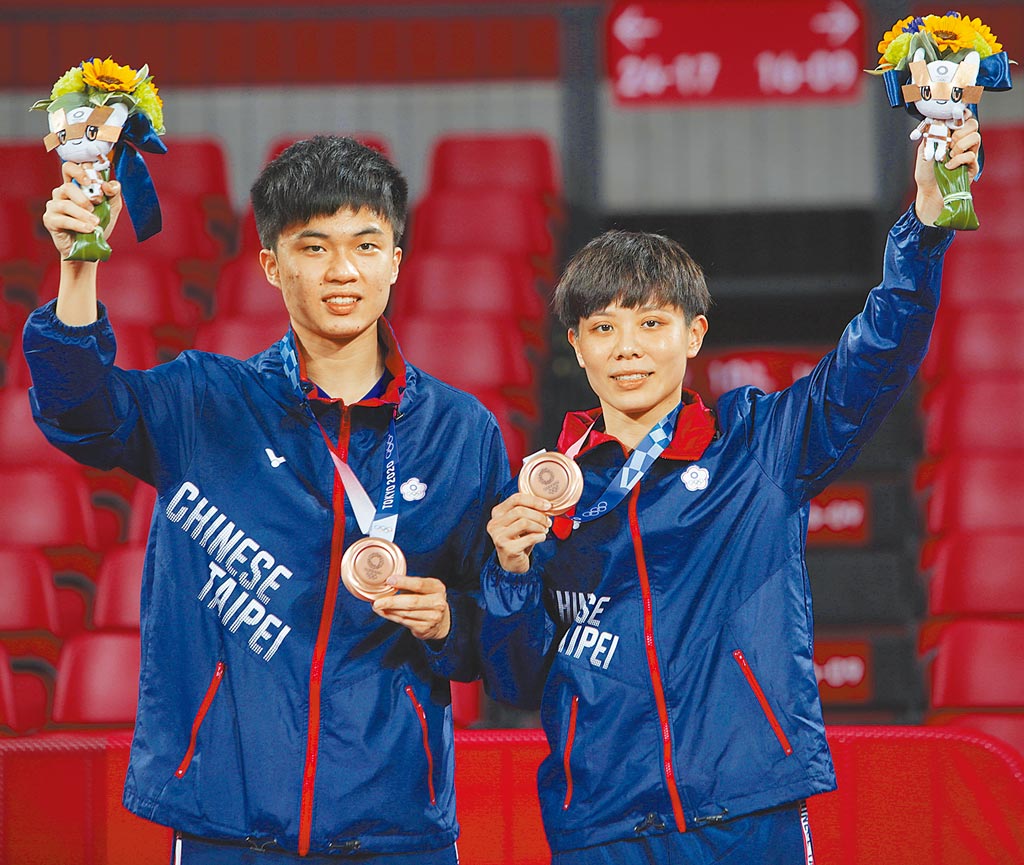 有趣！前有石川佳纯被奖励6吨大米，后有郑怡静获赠10箱可乐