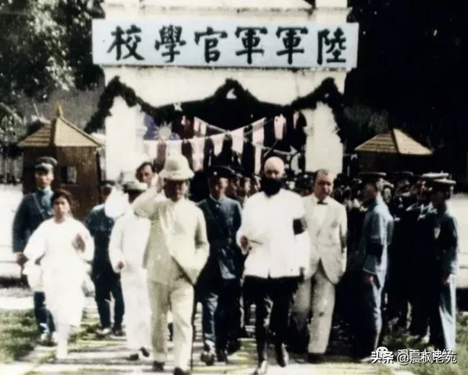 绝望中的抗争,百年前的中国是如何从底层里翻盘的