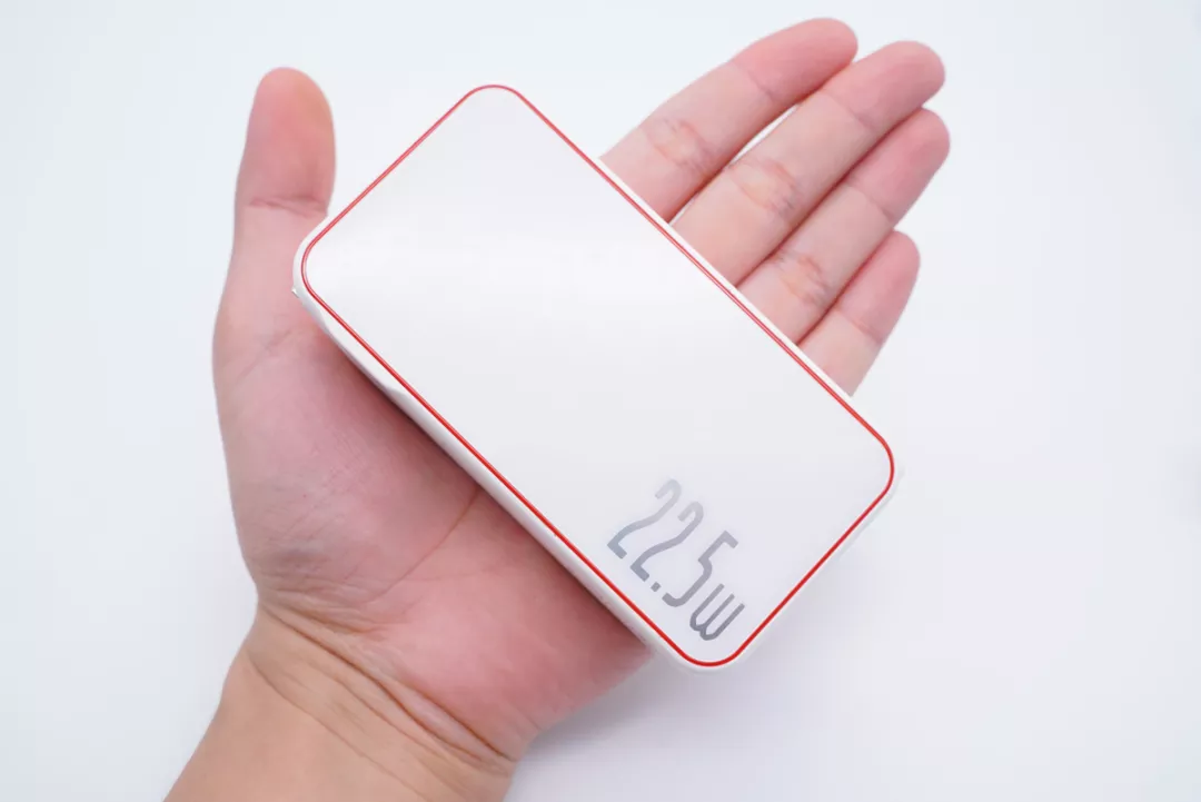 iPhone 13新机即将发布，35家工厂推出上百款快充新品