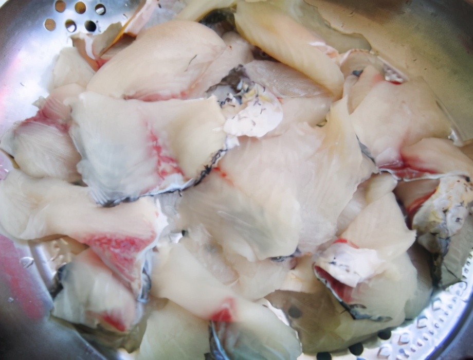 图片[3]-麻辣水煮鱼的做法步骤图 鱼肉鲜嫩滑不柴-起舞食谱网
