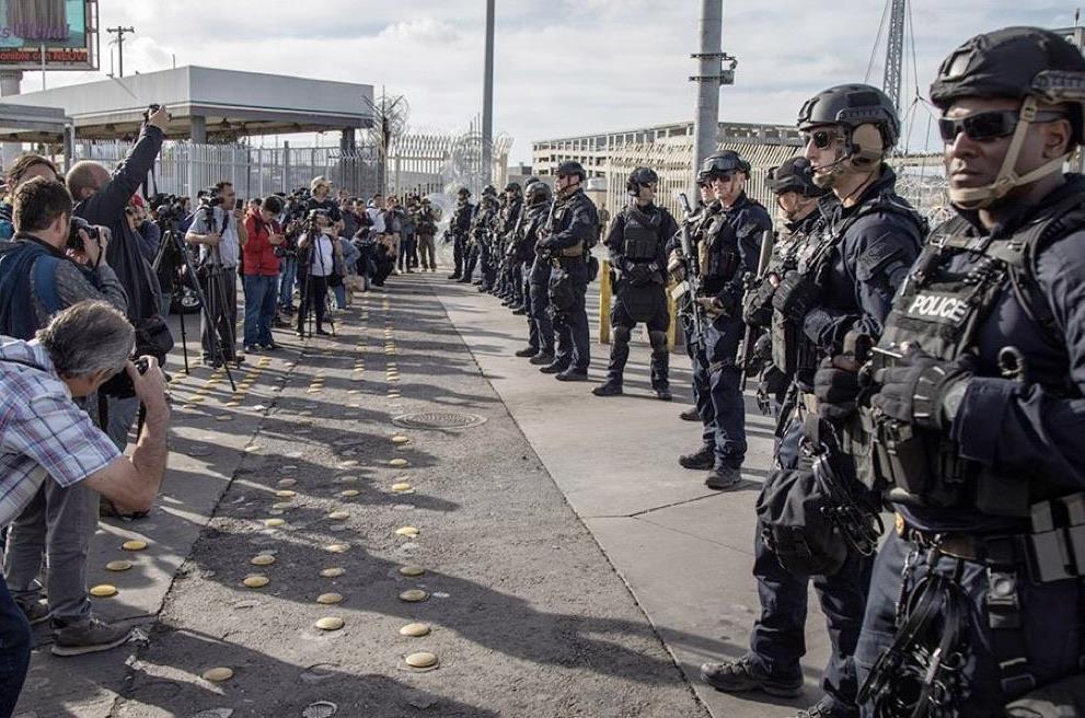 因父母涉嫌非法移民？美毫无底线，将千余名无