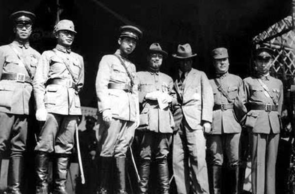 软禁张学良半个多世纪，蒋介石花费了多少钱？一年一个团的费用