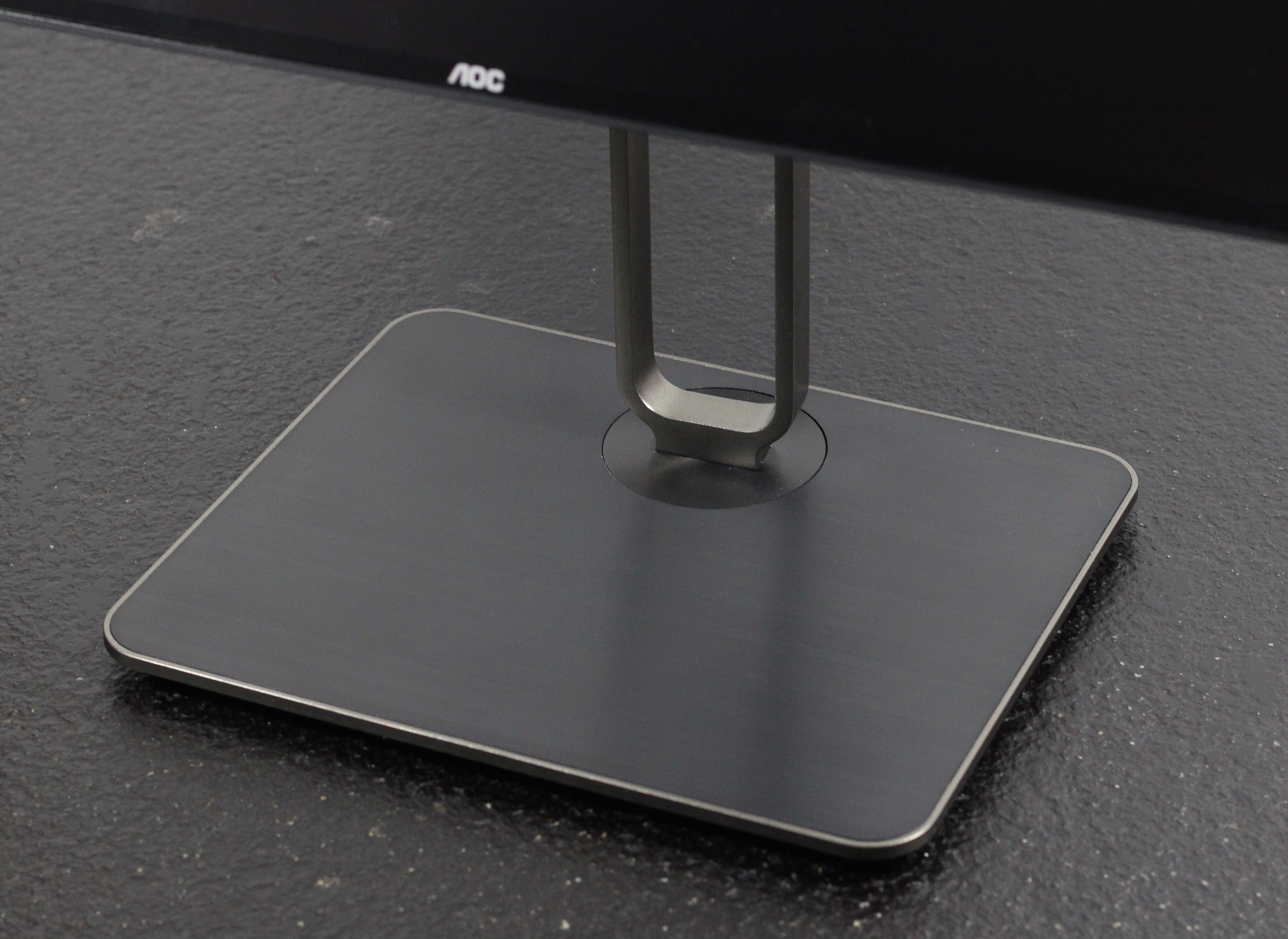 AOC Q27U2显示器评测：为创作者提供的一块好屏