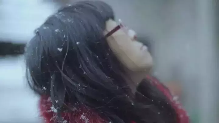 穿过大半个中国去睡你,脑瘫女诗人的逆袭人生