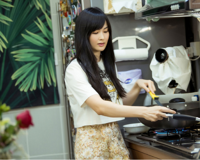 吴尊的妻子真是越来越好看，不仅颜值让人“上瘾”，气质更是卓越