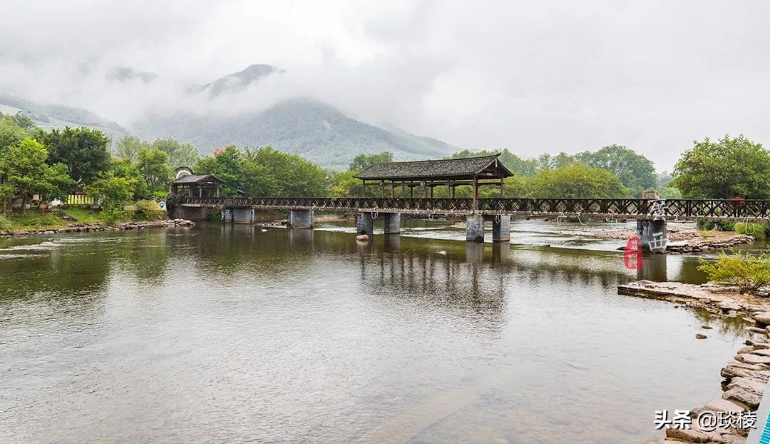 The owner spent 11 years investing 400 million yuan to build an ancient village with very few tourists