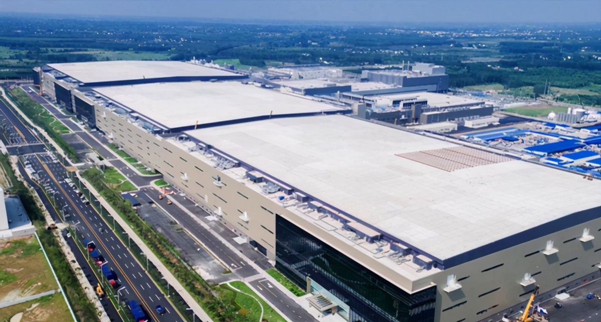 中国半导体显示巨头，年营收破千亿，出货量全