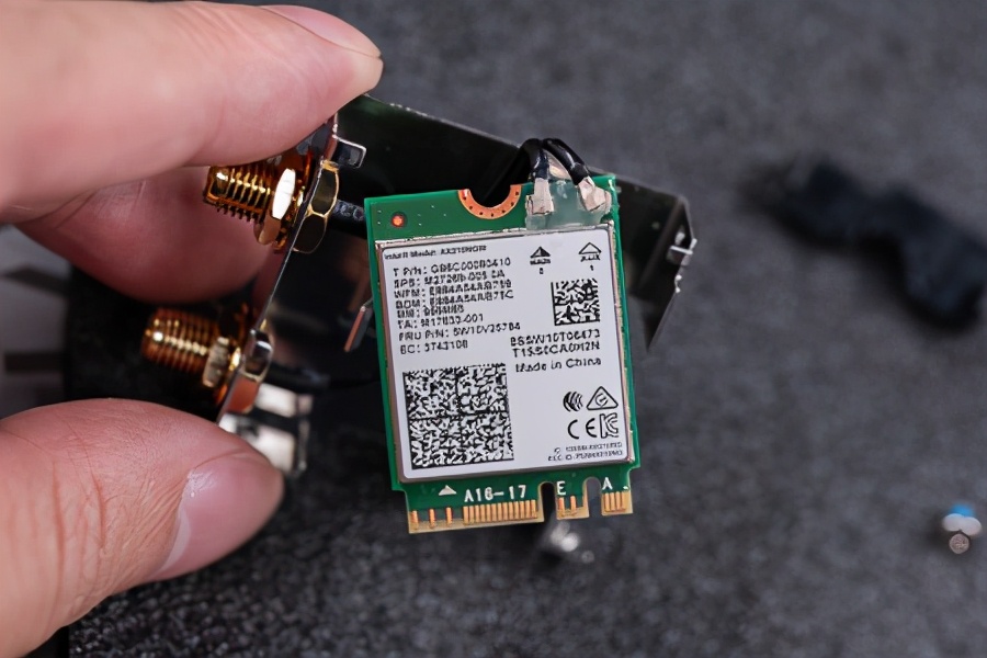 微星MEG Z590I UNIFY主板评测：掌控超频和雷电的顶级ITX小板
